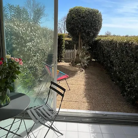 T2 - Les Pieds Dans Le Sables En Toutes Saisons 5 Couchages - Climatisation - Parking Privee - Piscine - Situation Optimum Et Rare - Amoureva - Richelieu- Cap D'agde Apartment