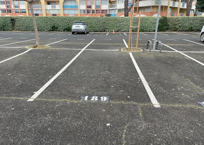 Διαμέρισμα T2 - Les Pieds Dans Le Sables En Toutes Saisons 5 Couchages - Climatisation - Parking Privee - Piscine - Situation Optimum Et Rare - Amoureva - Richelieu- Cap D'agde Agde